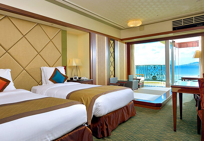 OKINAWA KARIYUSHI RESORT EXES ONNAのホテル外観画像